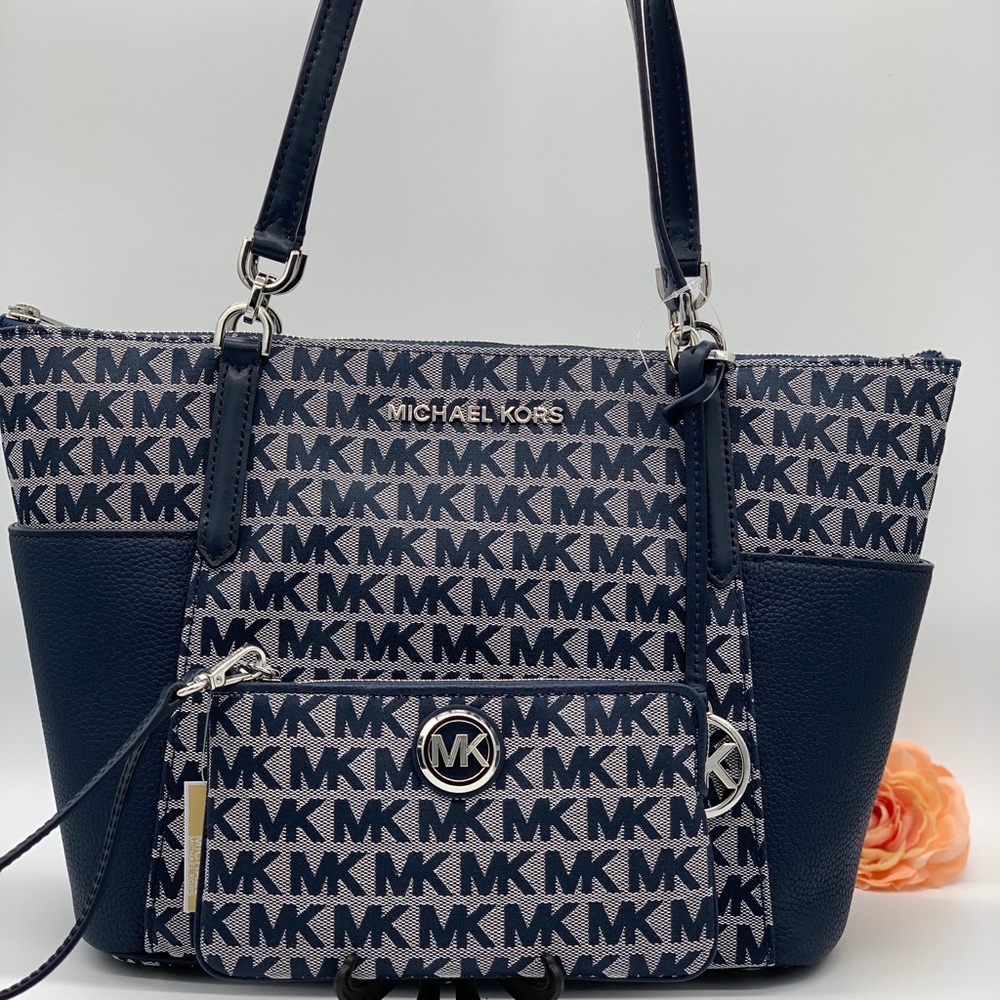 MICHAEL KORS BEDFORD LG EW TZ TOTE &Lg TZ Wristlet - Picture 8 of 11